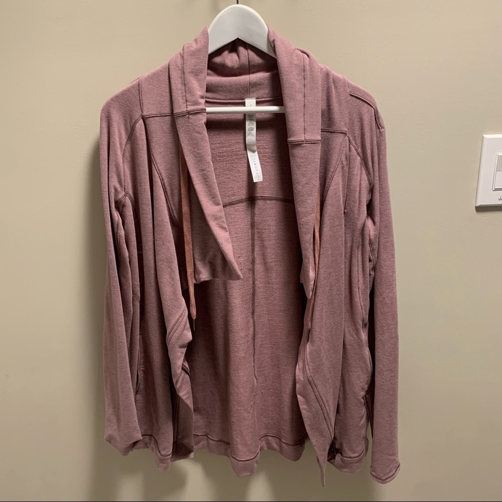 LULULEMON SWEATSHIRT